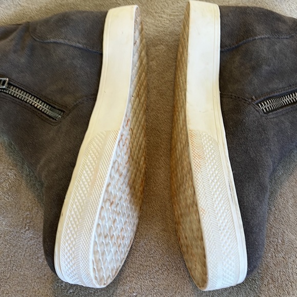 Steve Madden Heeled Slip Ons - Picture 2 of 5